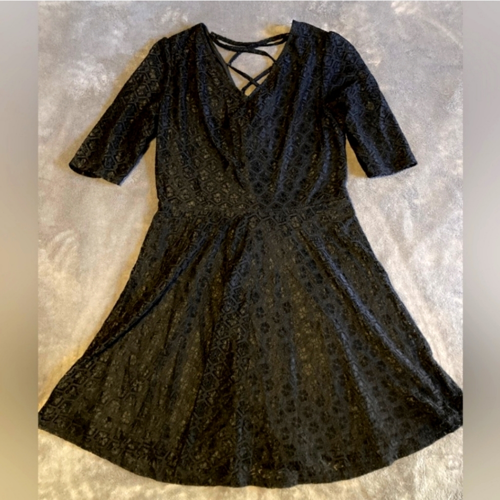 Women's Size Large Love Fire Lace Dress
